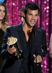 Церемония вручения премии MTV Movie Awards 2012 (2012) 2012 MTV Movie Awards